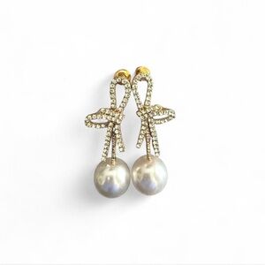 (NEW) Elegant Pearl and Crystal Drop Earrings